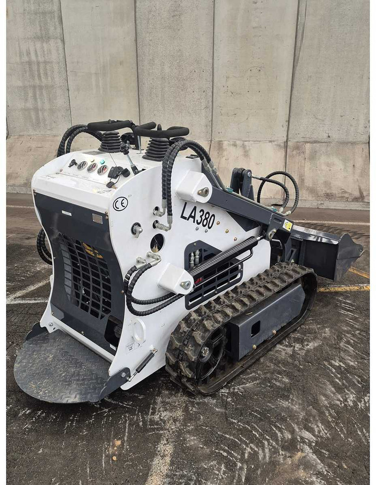 LADYS - 2025 - LA380 - SKID STEER LOADER - Kāpurķēžu kompaktiekrāvējs: foto 2 LADYS - 2025 - LA380 - SKID STEER LOADER - Kāpurķēžu kompaktiekrāvējs: foto 2