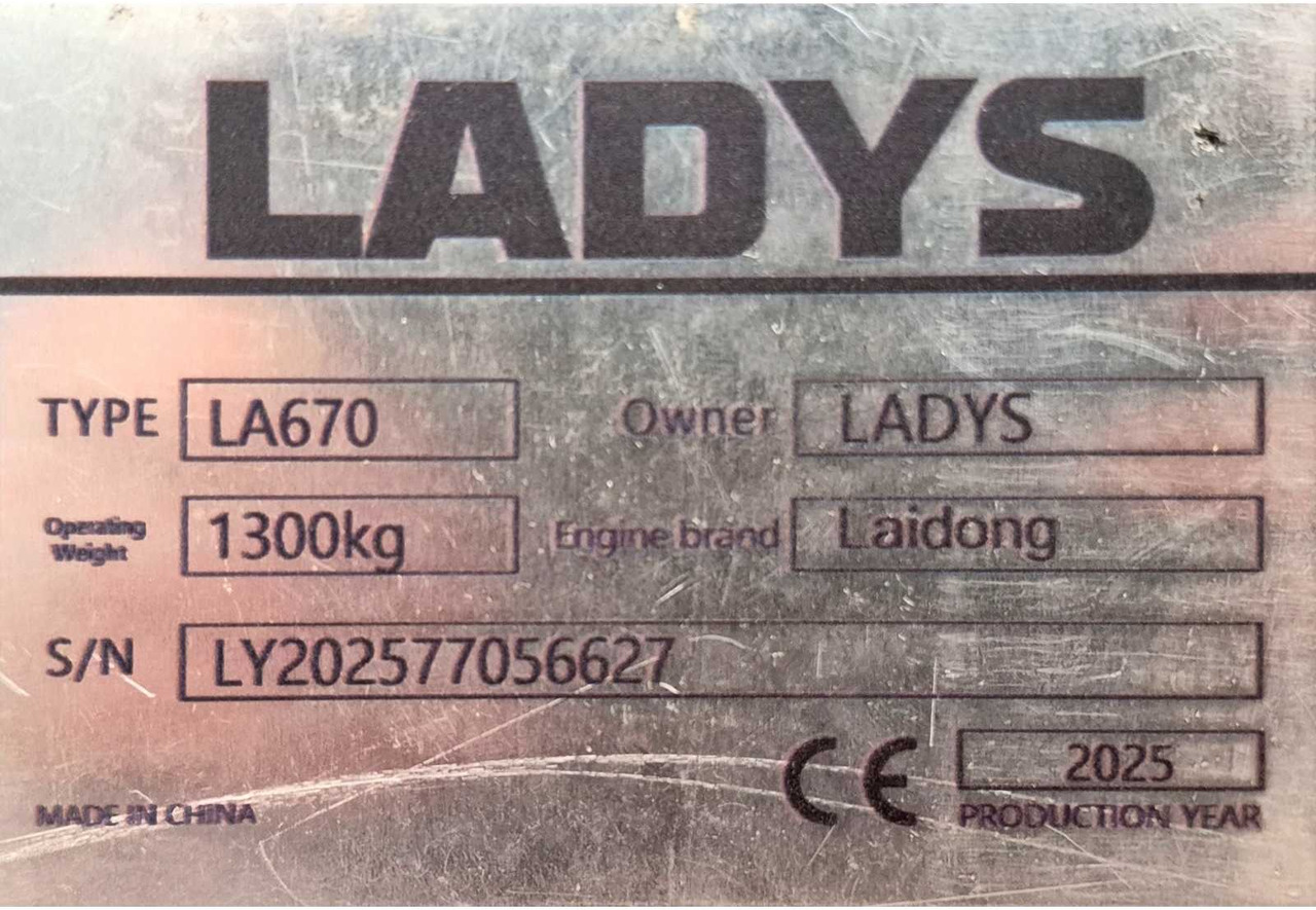 LADYS - 2025 - LA670 - SKID STEER LOADER - Kāpurķēžu kompaktiekrāvējs: foto 5 LADYS - 2025 - LA670 - SKID STEER LOADER - Kāpurķēžu kompaktiekrāvējs: foto 5