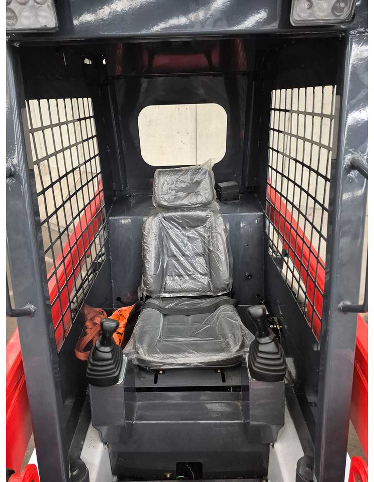 LADYS - 2025 - LA670 - SKID STEER LOADER - Kāpurķēžu kompaktiekrāvējs: foto 2 LADYS - 2025 - LA670 - SKID STEER LOADER - Kāpurķēžu kompaktiekrāvējs: foto 2