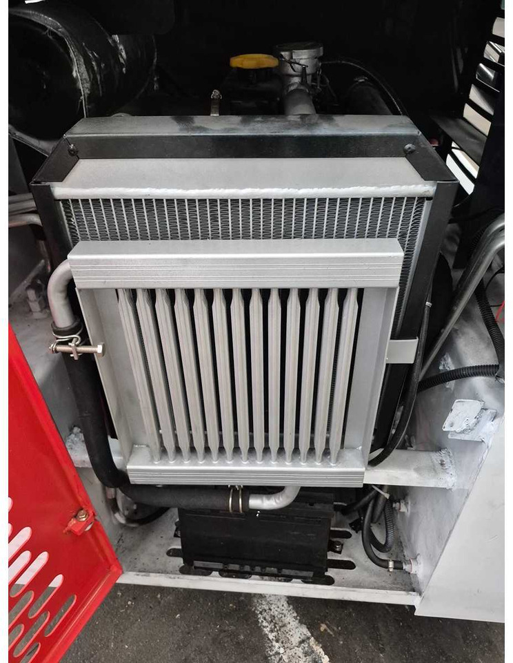 LADYS - 2025 - LA670 - SKID STEER LOADER - Kāpurķēžu kompaktiekrāvējs: foto 4 LADYS - 2025 - LA670 - SKID STEER LOADER - Kāpurķēžu kompaktiekrāvējs: foto 4