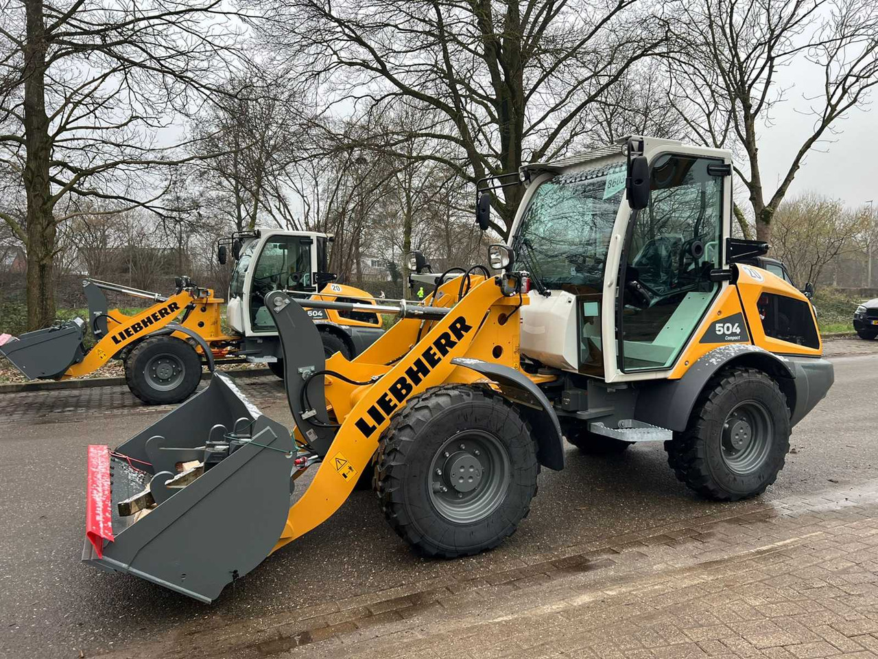 Liebherr L504 Compact - Riteņu iekrāvējs: foto 1 Liebherr L504 Compact - Riteņu iekrāvējs: foto 1