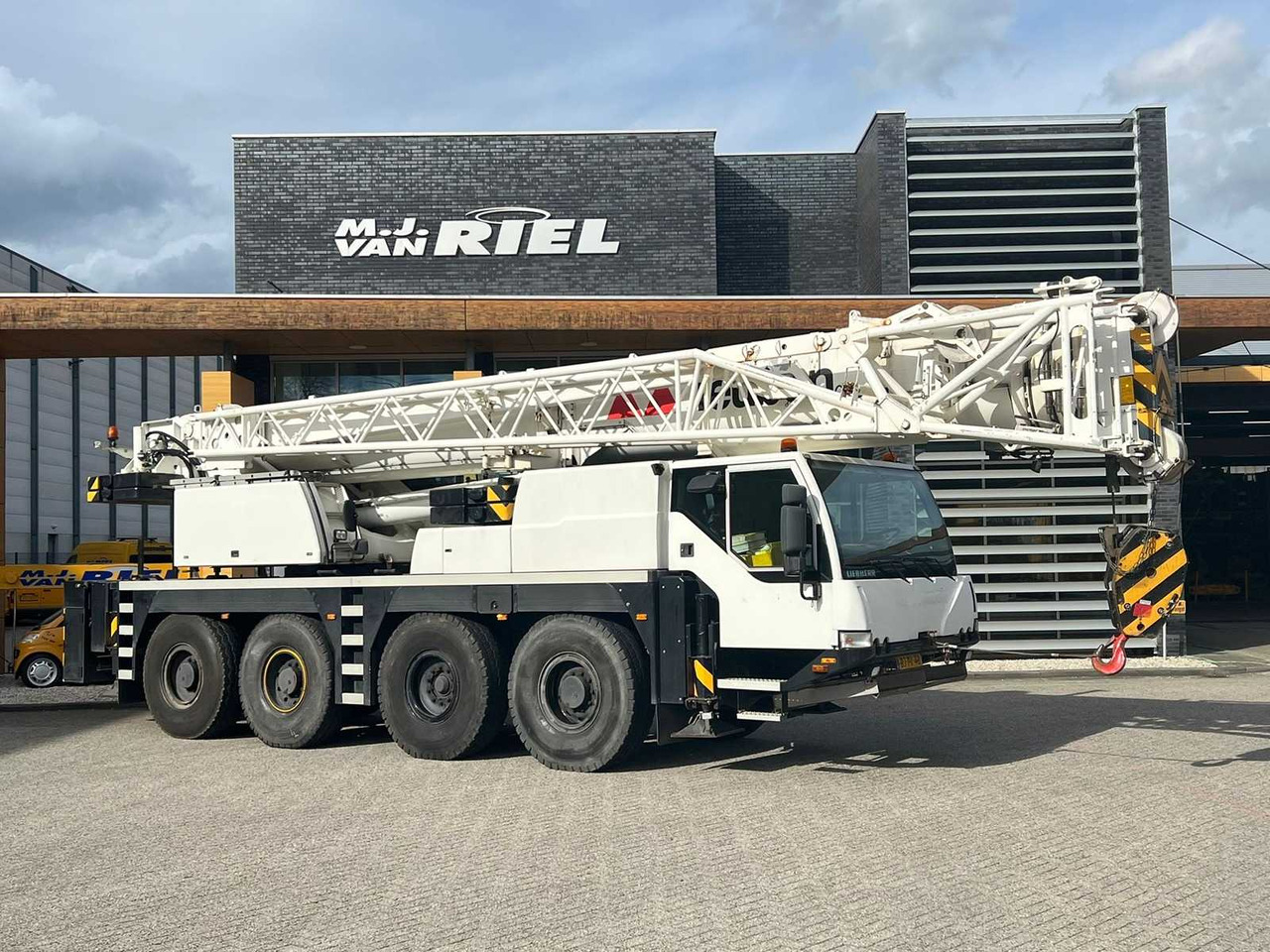 Liebherr LTM1060/2 - Celtnis: foto 1 Liebherr LTM1060/2 - Celtnis: foto 1