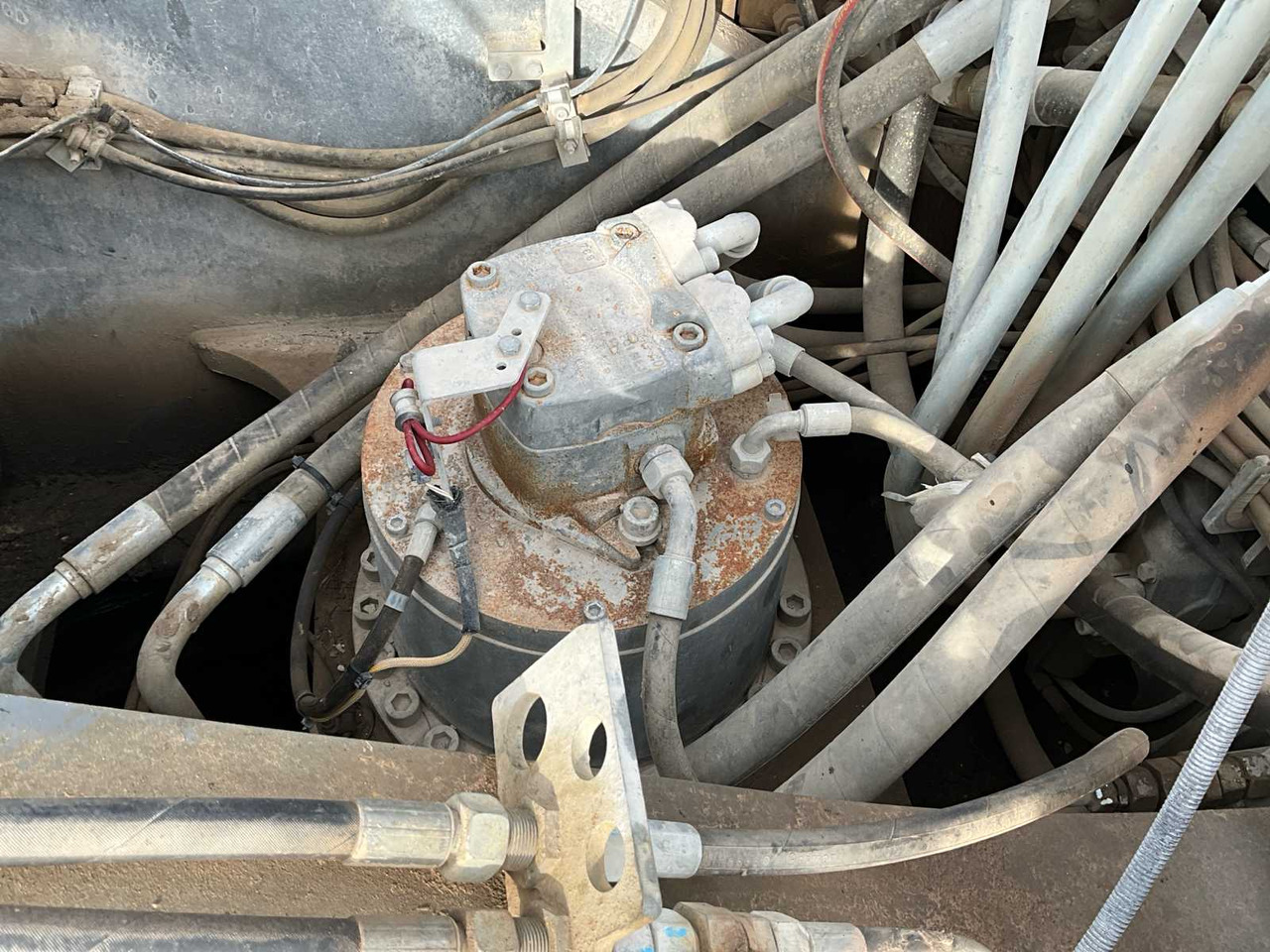 Kāpurķēžu ekskavators Liebherr R960 VHHD: foto 39