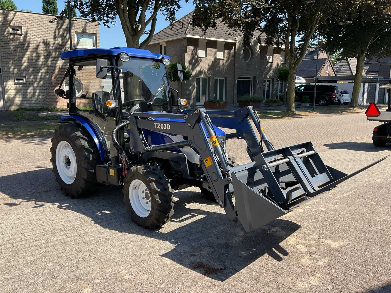Lovol M404 - Mini traktors: foto 2 Lovol M404 - Mini traktors: foto 2