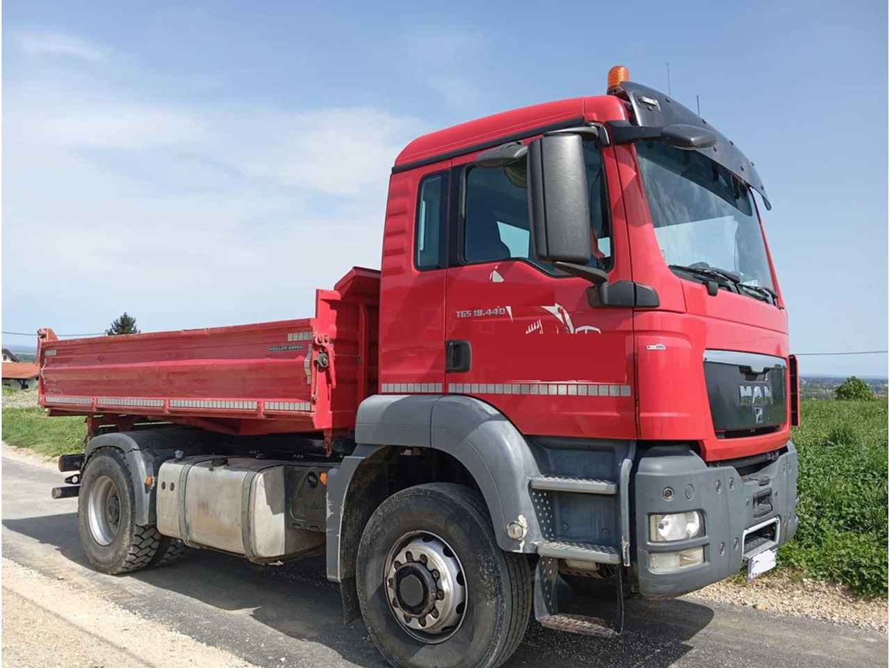 MAN TGS 18.440 - Bezceļu pašizgāzējs: foto 2 MAN TGS 18.440 - Bezceļu pašizgāzējs: foto 2
