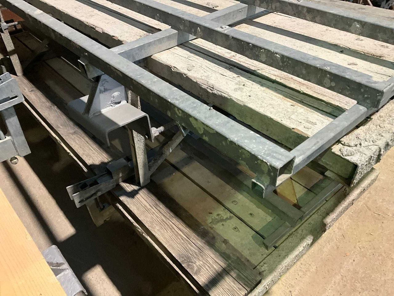 MBT CONCRETING PLATFORM (2X) - Pacēlājs: foto 3 MBT CONCRETING PLATFORM (2X) - Pacēlājs: foto 3