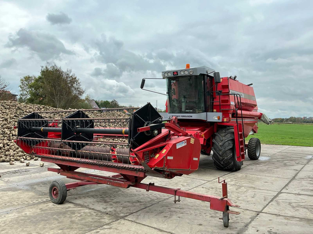 Massey ferguson MF30 - Labības kombains: foto 2 Massey ferguson MF30 - Labības kombains: foto 2