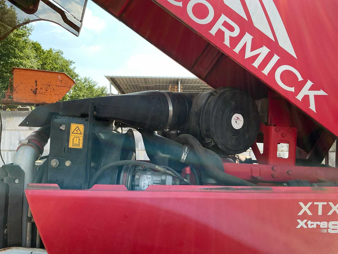 Traktors McCormick XTX215: foto 20