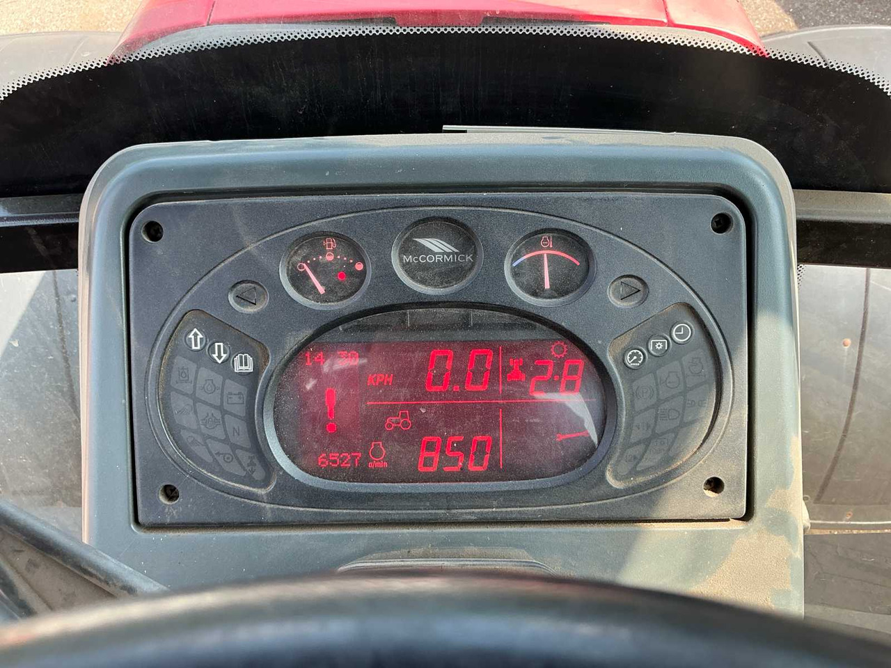 Traktors McCormick XTX215: foto 11