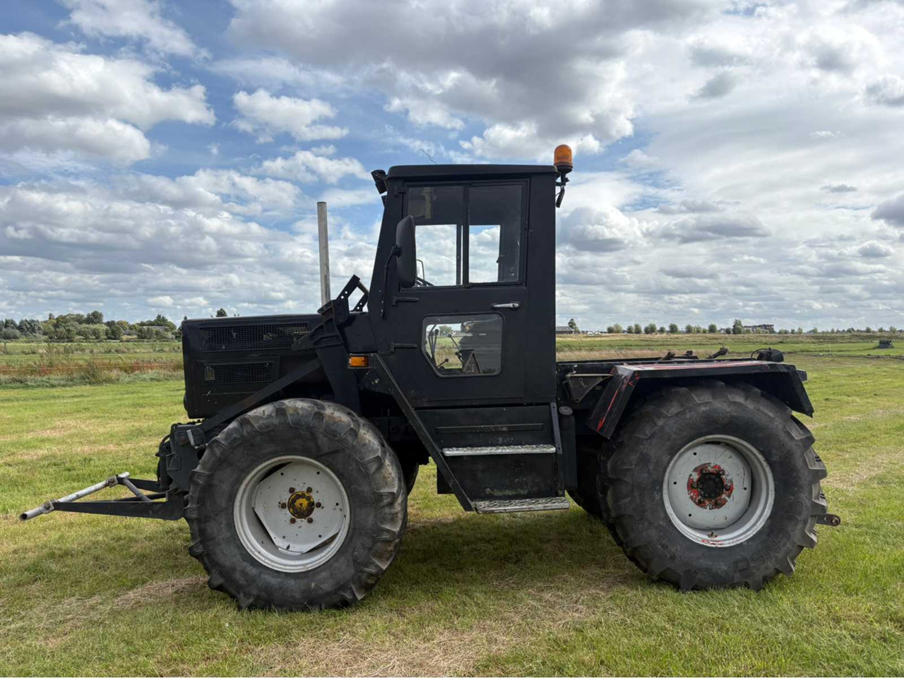 Mercedes-Benz MB Trac 65-70 - Traktors: foto 3 Mercedes-Benz MB Trac 65-70 - Traktors: foto 3