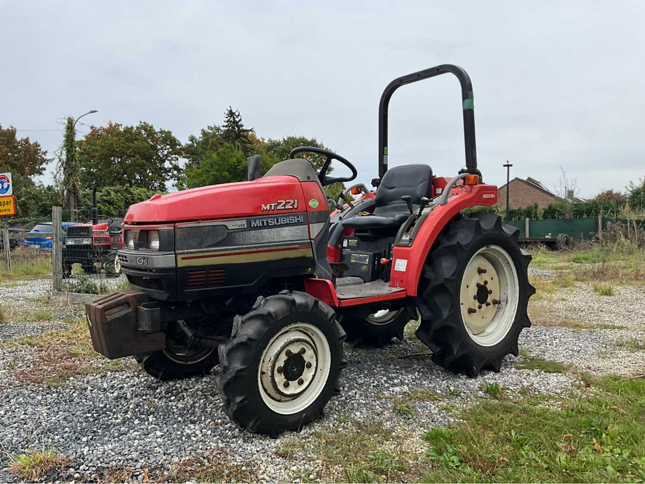 Mitsubishi MT221 - Traktors: foto 1 Mitsubishi MT221 - Traktors: foto 1
