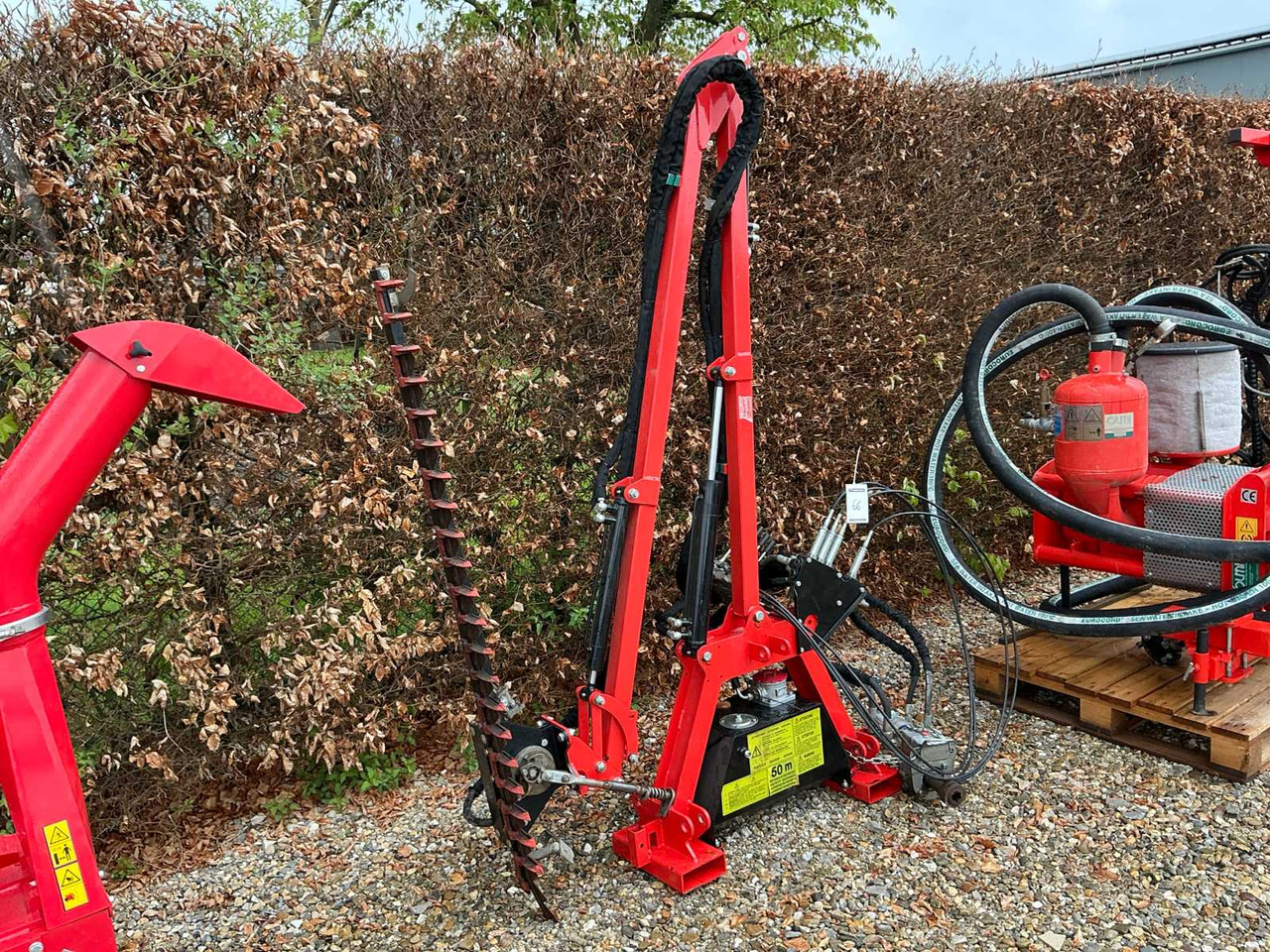 Mounted hydraulic hedge trimmer - Dārza tehnika: foto 2 Mounted hydraulic hedge trimmer - Dārza tehnika: foto 2
