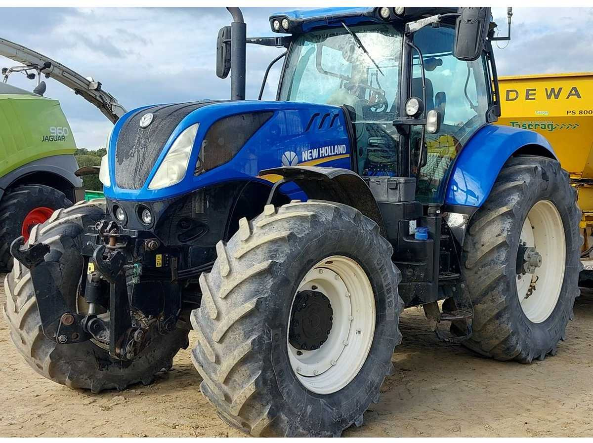 NEW HOLLAND - 2017 - T7.245 - 4WD AGRICULTURAL TRACTOR - Traktors: foto 1 NEW HOLLAND - 2017 - T7.245 - 4WD AGRICULTURAL TRACTOR - Traktors: foto 1