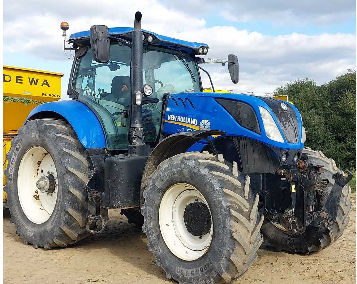 NEW HOLLAND - 2017 - T7.245 - 4WD AGRICULTURAL TRACTOR - Traktors: foto 5 NEW HOLLAND - 2017 - T7.245 - 4WD AGRICULTURAL TRACTOR - Traktors: foto 5