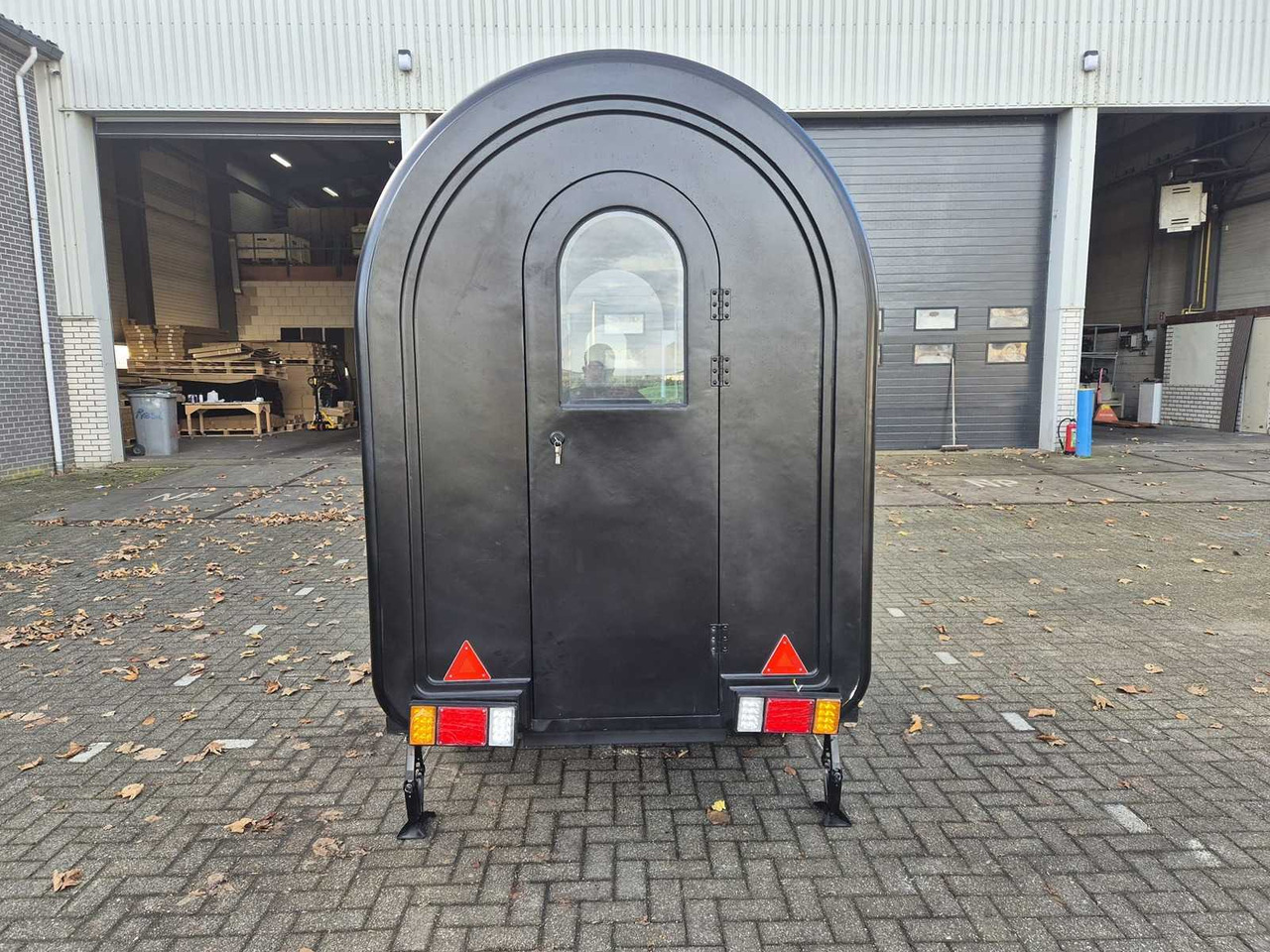 FOOD TRUCK BLACK - 2025 - Piekabe: foto 5 FOOD TRUCK BLACK - 2025 - Piekabe: foto 5