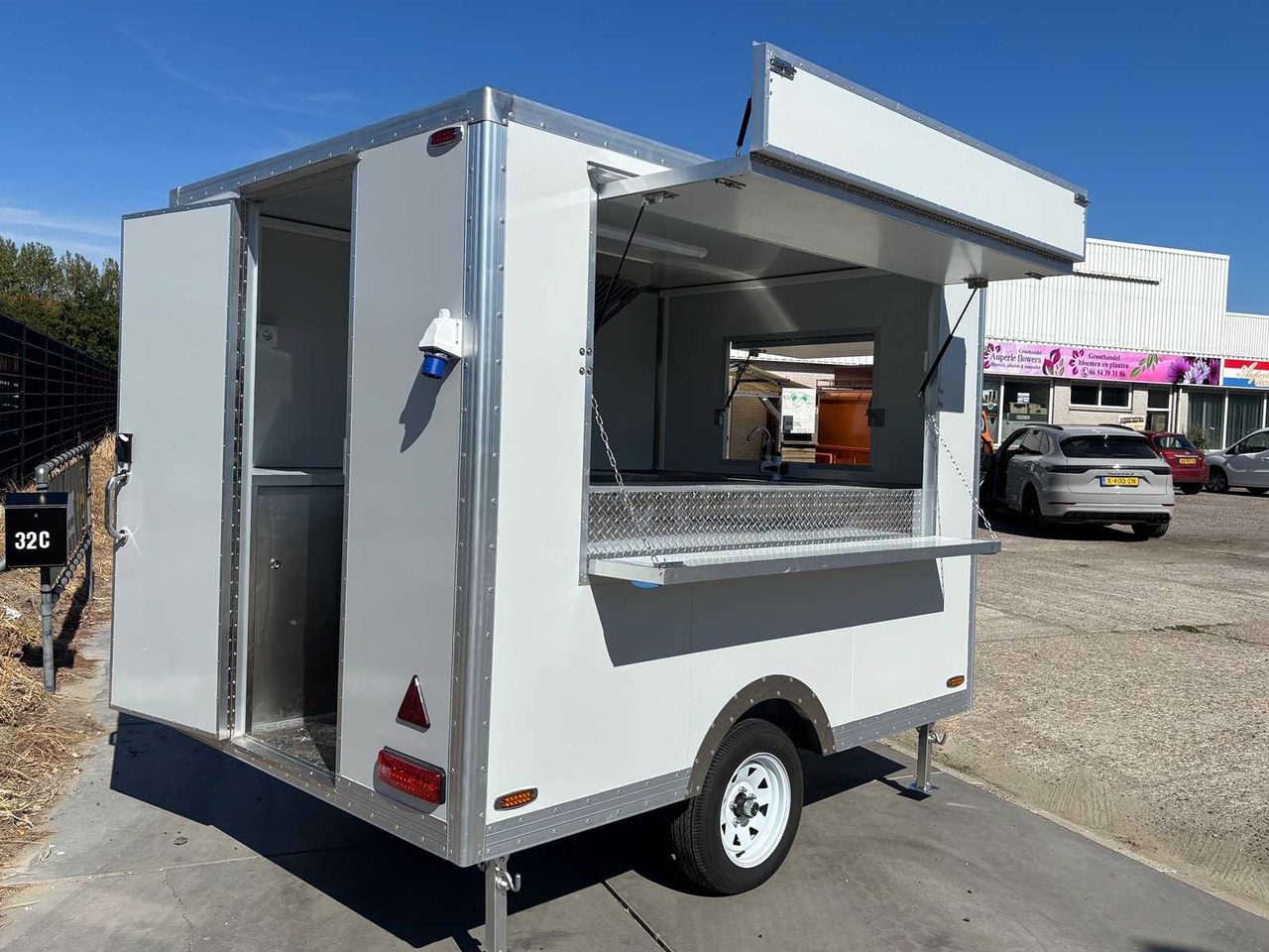 FOOD TRUCK - BOX TRAILER -NEW 2025 - Piekabe: foto 3 FOOD TRUCK - BOX TRAILER -NEW 2025 - Piekabe: foto 3