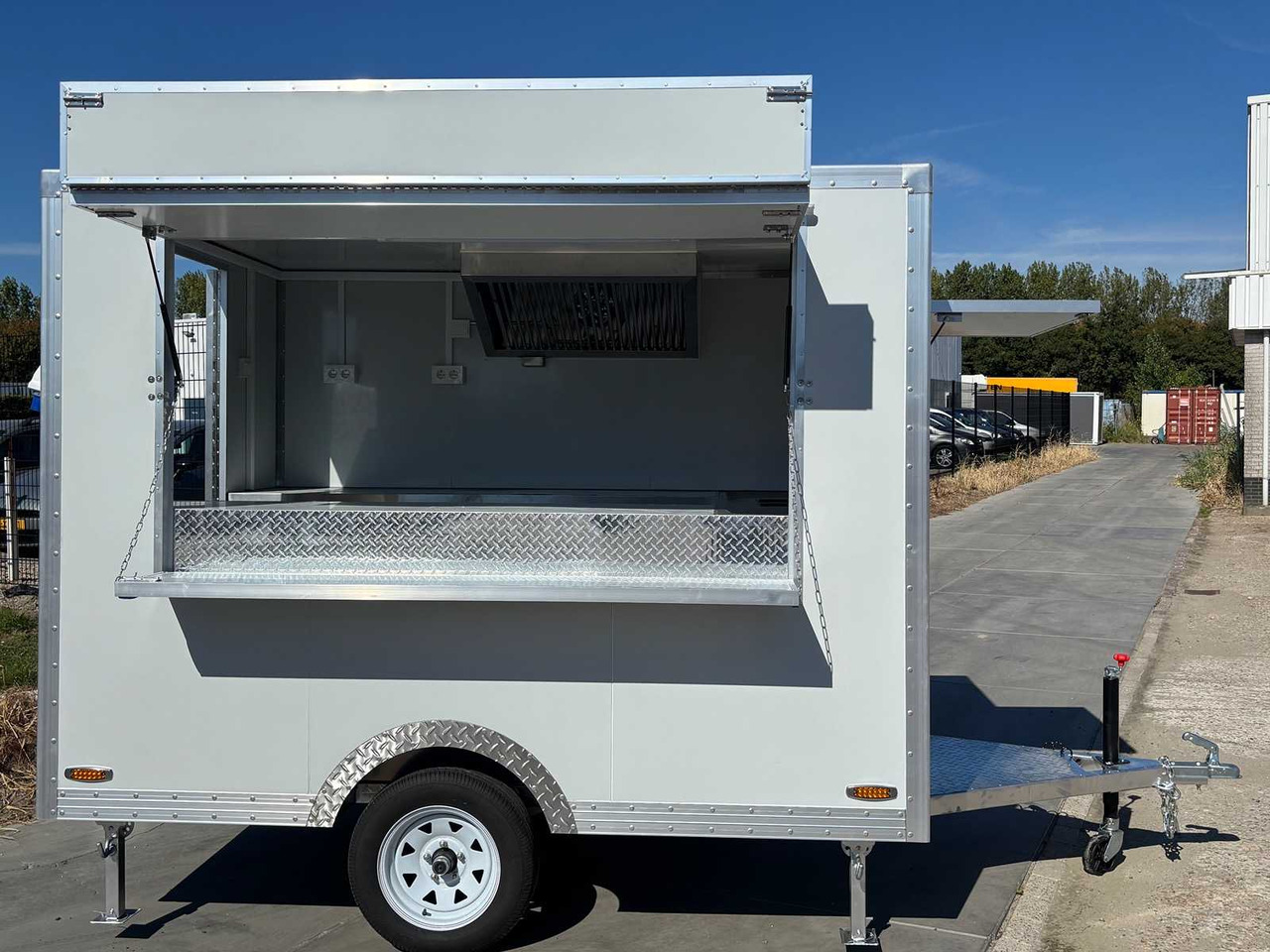 FOOD TRUCK - BOX TRAILER -NEW 2025 - Piekabe: foto 2 FOOD TRUCK - BOX TRAILER -NEW 2025 - Piekabe: foto 2