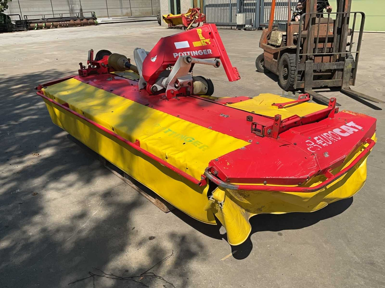 Pottinger Eurocat - Pļaujmašīna-smalcinātājs/ Mulčētājs: foto 1 Pottinger Eurocat - Pļaujmašīna-smalcinātājs/ Mulčētājs: foto 1