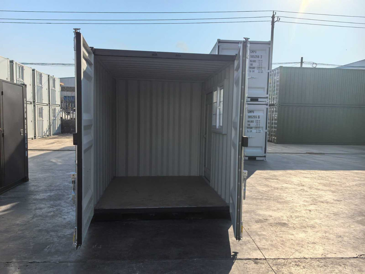 Rhino-cross-containers 9ft met deur en raam - Jūras konteiners: foto 5 Rhino-cross-containers 9ft met deur en raam - Jūras konteiners: foto 5