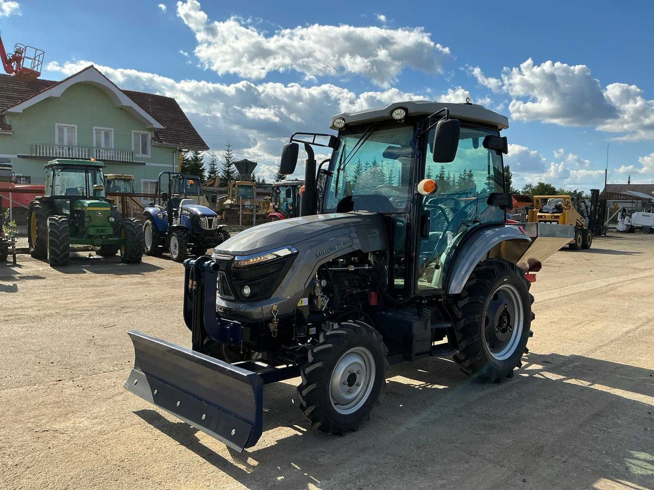 SAILLONG - SCOUT XT 404 - 4-WHEEL DRIVE TRACTOR - 2023 - Traktors: foto 4 SAILLONG - SCOUT XT 404 - 4-WHEEL DRIVE TRACTOR - 2023 - Traktors: foto 4