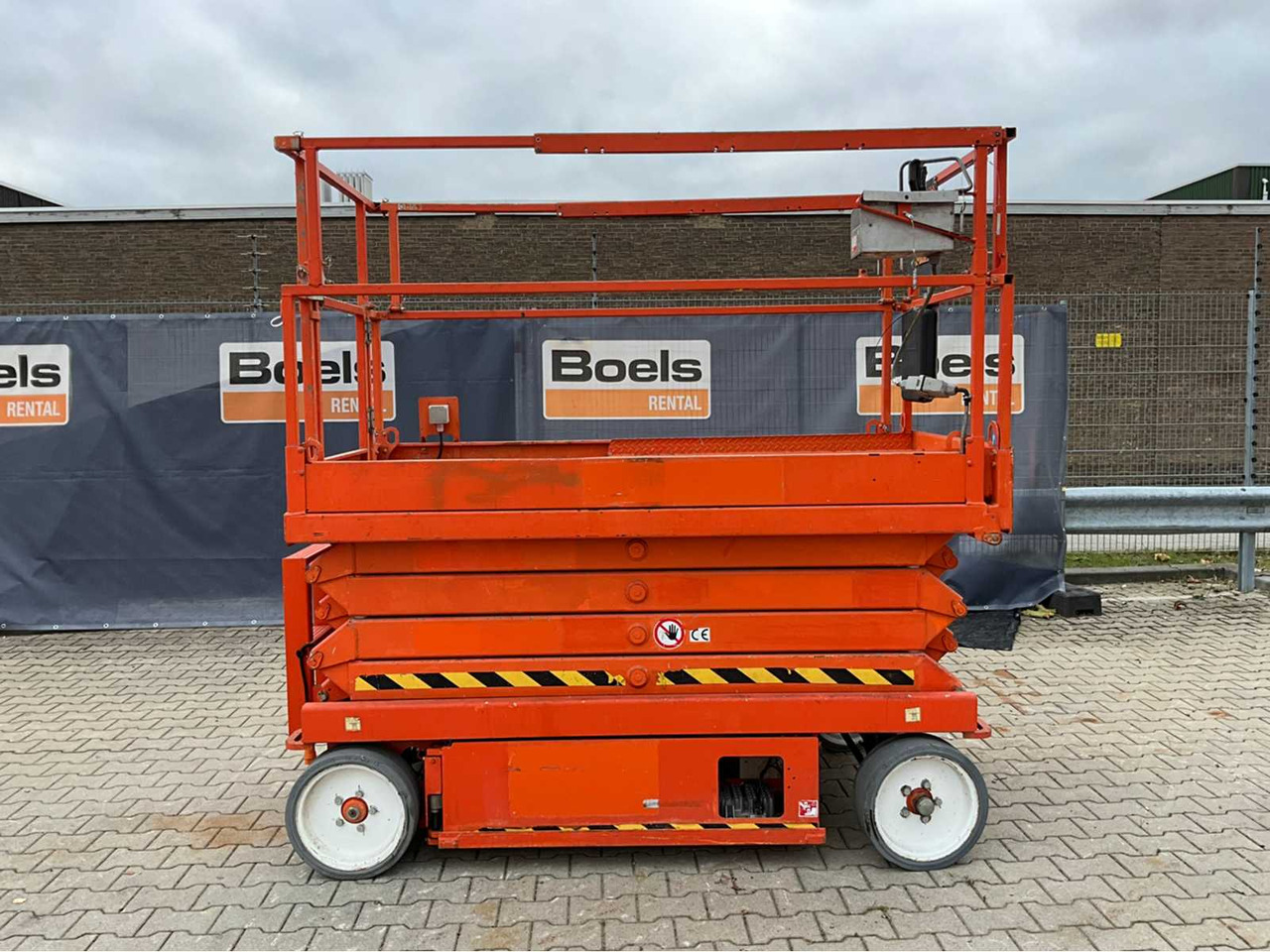 SkyJack SJ III 4626 - Pacēlājs: foto 3 SkyJack SJ III 4626 - Pacēlājs: foto 3