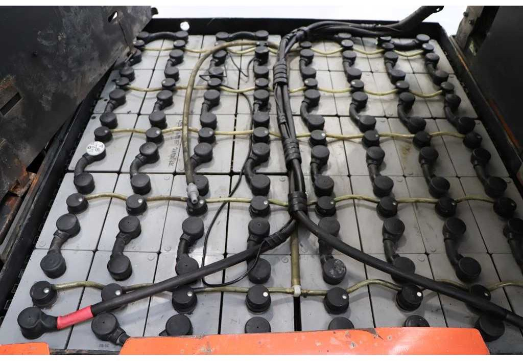 TOYOTA - 2010 - 7FBMF30 - FORKLIFT, TRIPLEX - Autokrāvējs: foto 4 TOYOTA - 2010 - 7FBMF30 - FORKLIFT, TRIPLEX - Autokrāvējs: foto 4