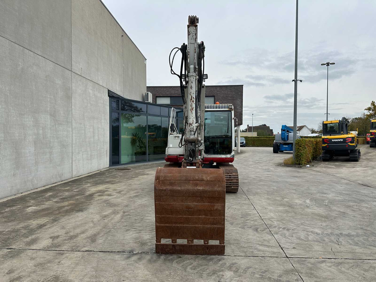 Takeuchi TAKEUCHI - 2007 - TB175 - MIDI EXCAVATOR - Kāpurķēžu ekskavators: foto 2 Takeuchi TAKEUCHI - 2007 - TB175 - MIDI EXCAVATOR - Kāpurķēžu ekskavators: foto 2