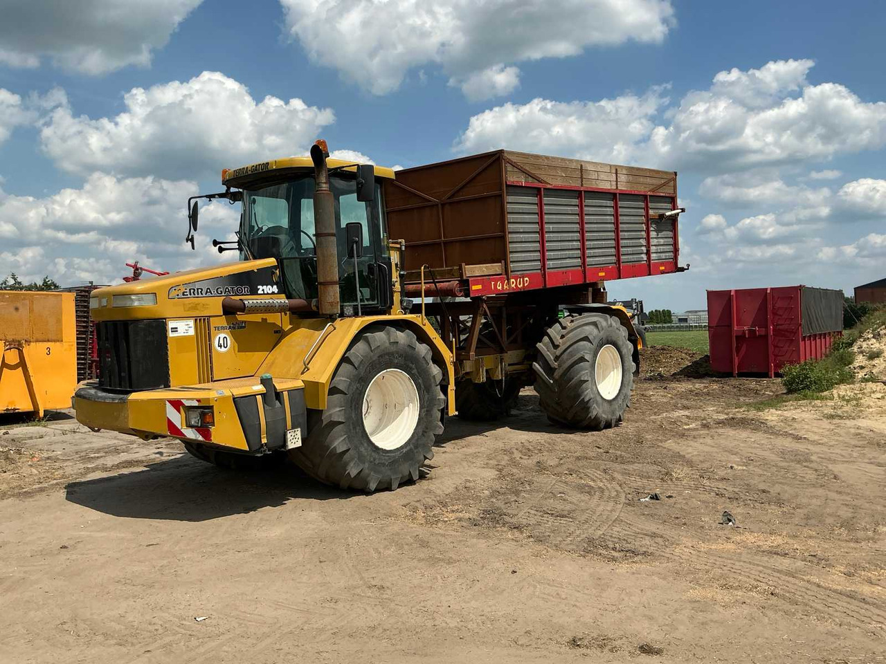 Terra-gator 2104 - Bezceļu pašizgāzējs: foto 1 Terra-gator 2104 - Bezceļu pašizgāzējs: foto 1