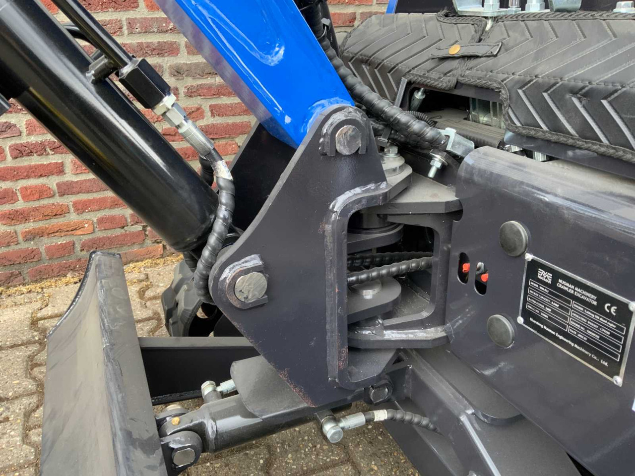 Kāpurķēžu ekskavators UF Equipment NM-E15: foto 15