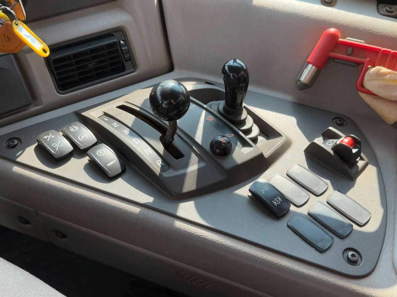 VOLVO - 2021 - A25G - DUMPER - Mini pašizgāzējs: foto 4 VOLVO - 2021 - A25G - DUMPER - Mini pašizgāzējs: foto 4