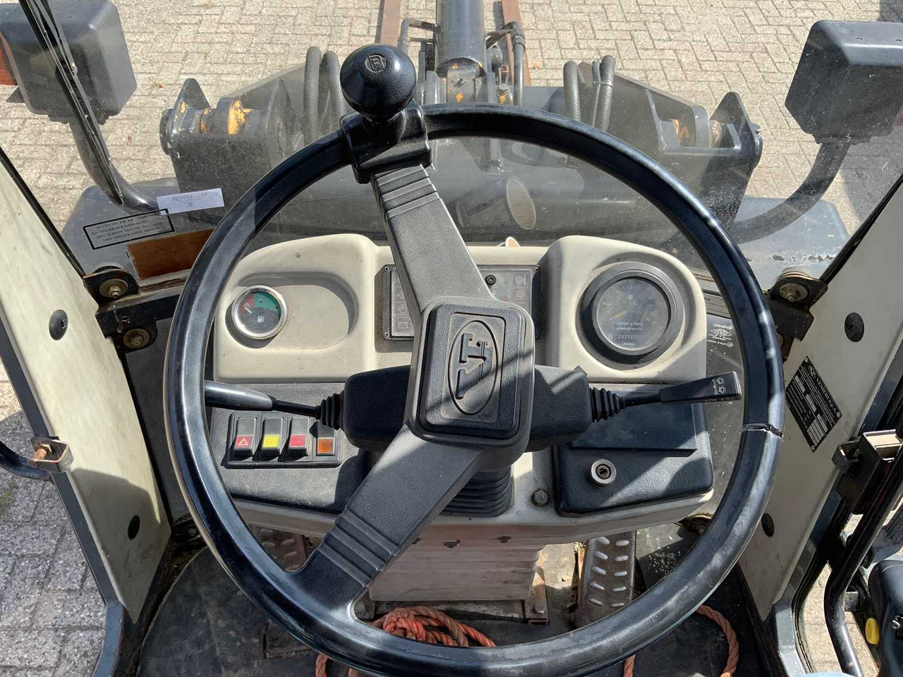 Riteņu iekrāvējs Venieri 2704 C: foto 11