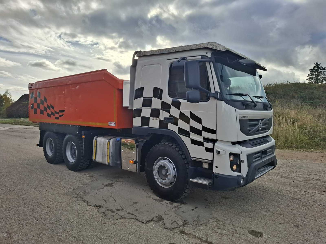 Volvo FM460 - Bezceļu pašizgāzējs: foto 1 Volvo FM460 - Bezceļu pašizgāzējs: foto 1