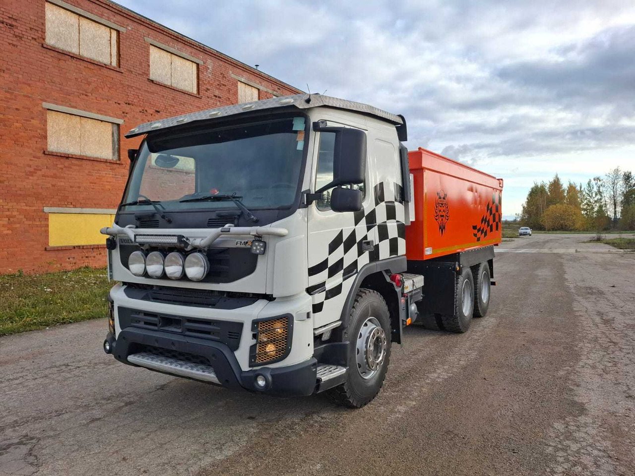 Volvo FM460 - Bezceļu pašizgāzējs: foto 1 Volvo FM460 - Bezceļu pašizgāzējs: foto 1