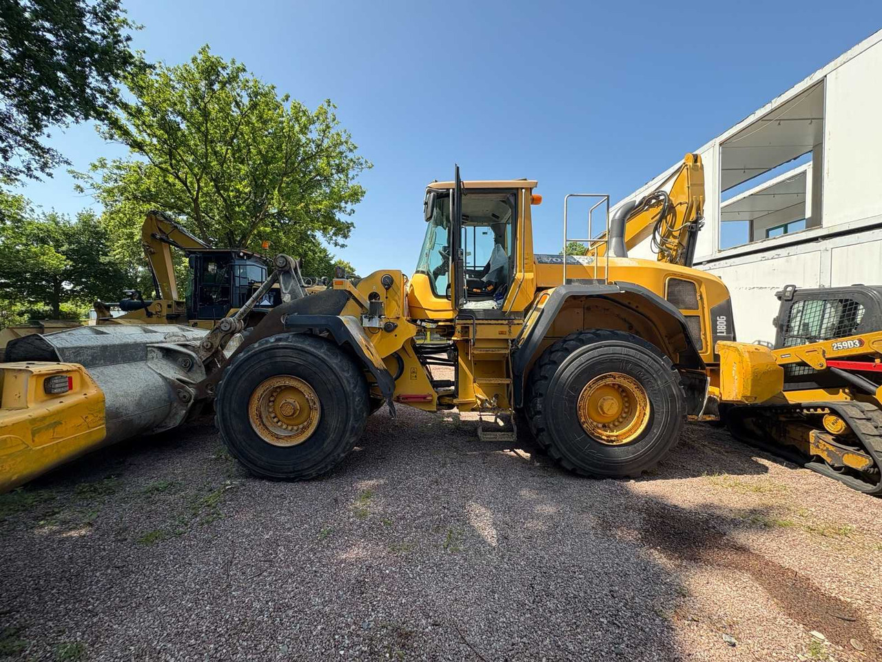 Volvo L 180 G - Riteņu iekrāvējs: foto 1 Volvo L 180 G - Riteņu iekrāvējs: foto 1