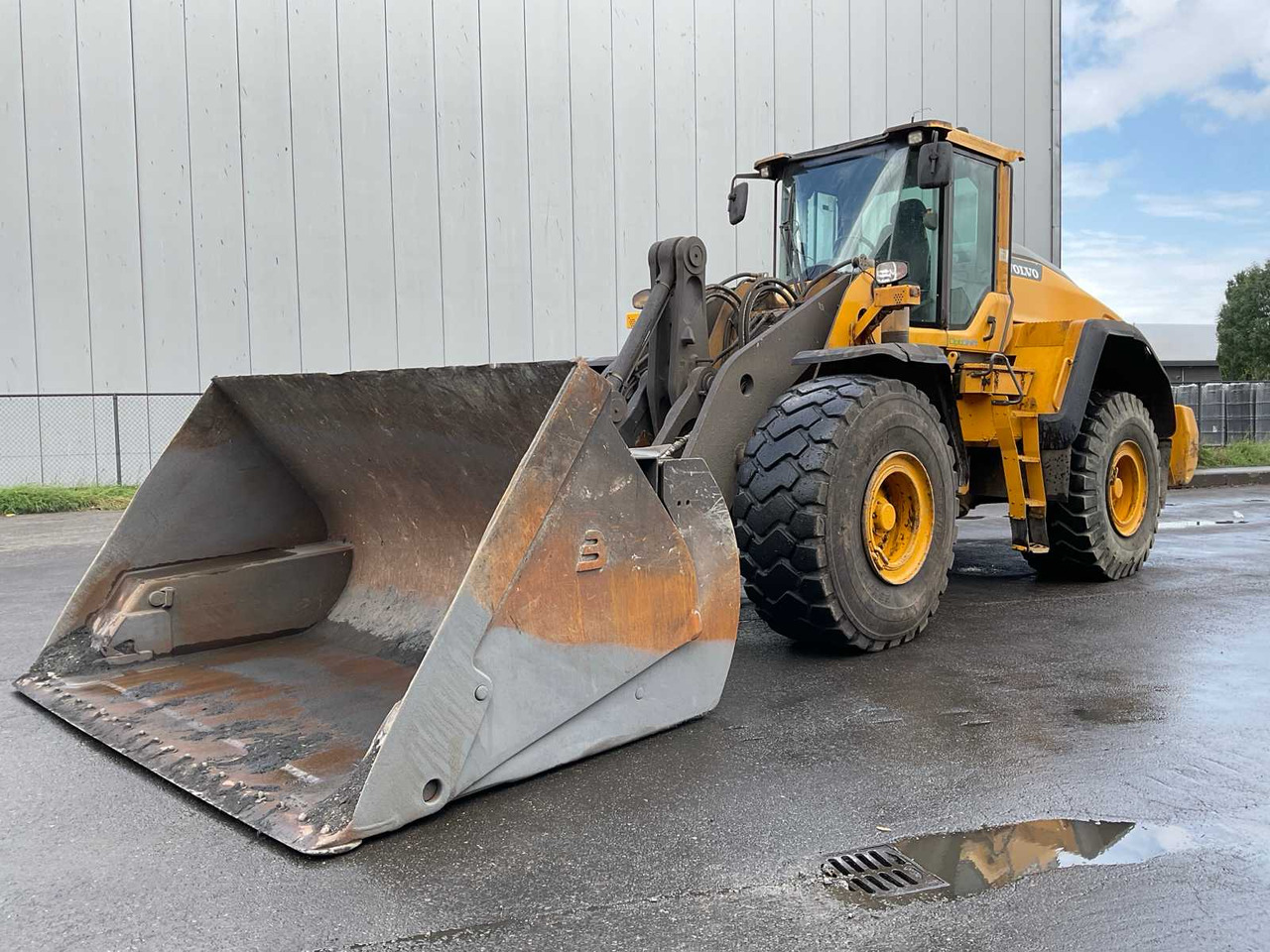 Volvo L180H - Riteņu iekrāvējs: foto 1 Volvo L180H - Riteņu iekrāvējs: foto 1