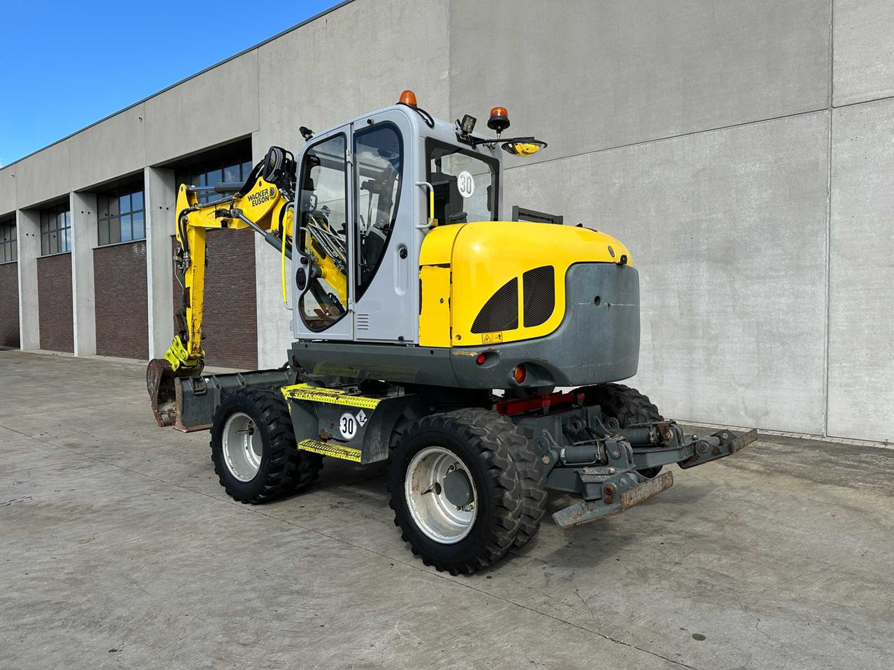 Riteņu ekskavators Wacker Neuson WACKER NEUSON - 2019 - EW100 - WHEELED EXCAVATOR: foto 6 Riteņu ekskavators Wacker Neuson WACKER NEUSON - 2019 - EW100 - WHEELED EXCAVATOR: foto 6