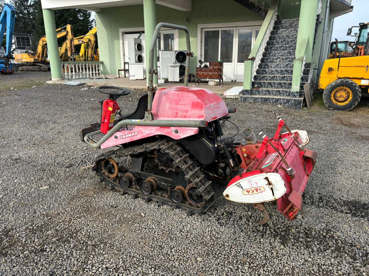 YANMAR TRACKED TRACTOR - Kāpurķēžu traktors: foto 1 YANMAR TRACKED TRACTOR - Kāpurķēžu traktors: foto 1