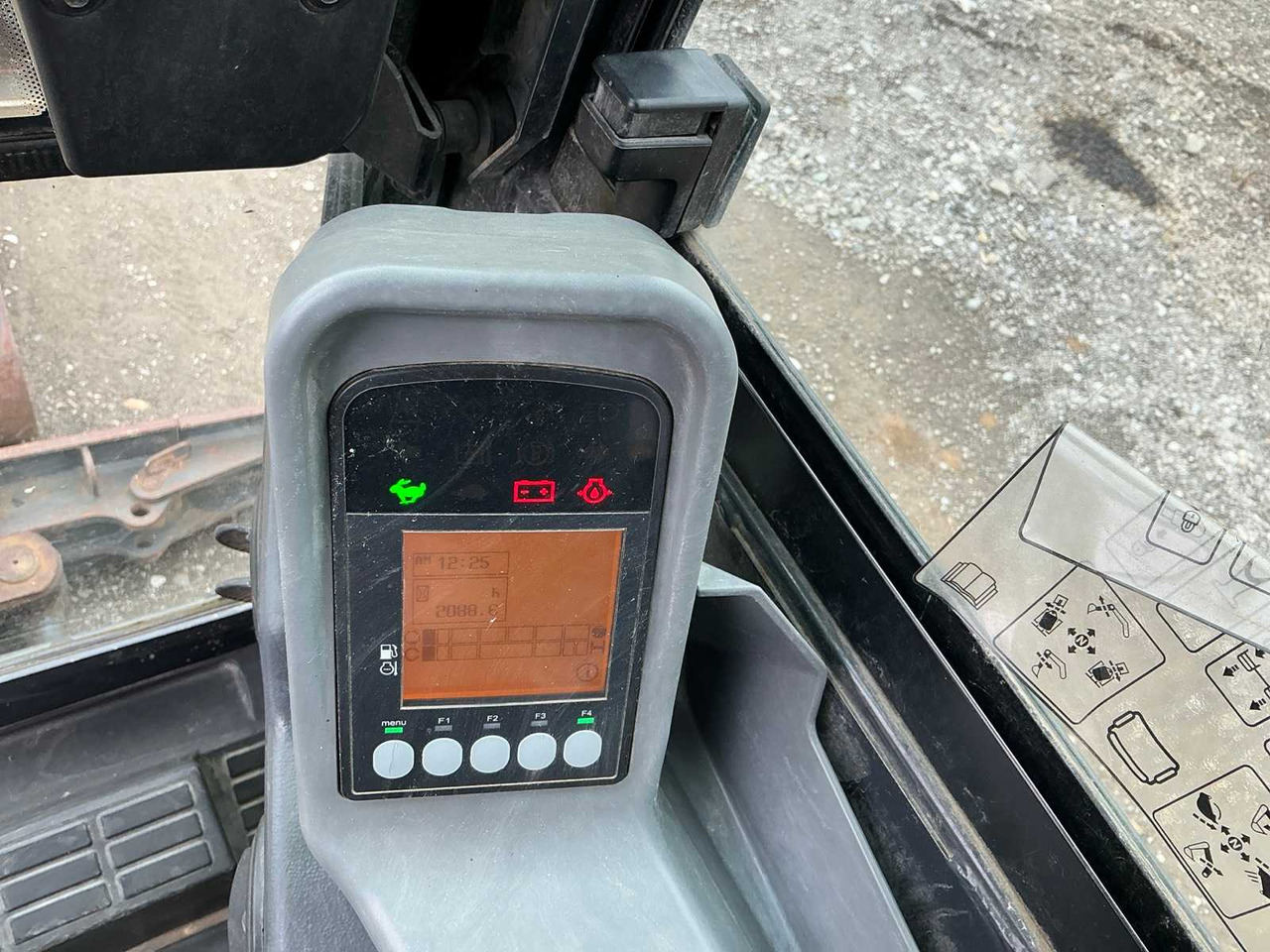 Kāpurķēžu ekskavators Yanmar SV18: foto 33
