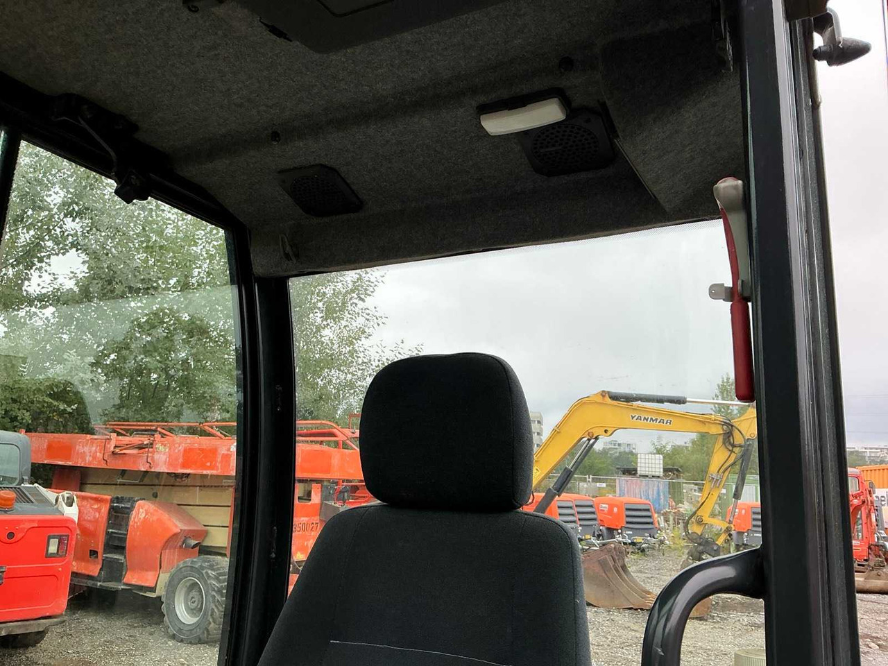 Kāpurķēžu ekskavators Yanmar SV18: foto 28