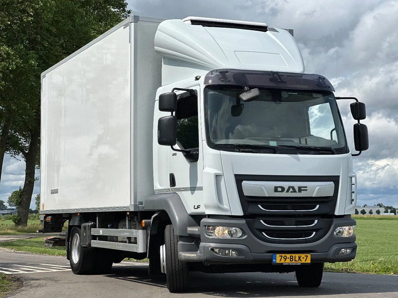 DAF LF 210 LF210.14. EURO6. 2018. KOELBAKWAGEN MET LAADKLEP 2000kg - Kravas automašīna refrižerators: foto 2 DAF LF 210 LF210.14. EURO6. 2018. KOELBAKWAGEN MET LAADKLEP 2000kg - Kravas automašīna refrižerators: foto 2