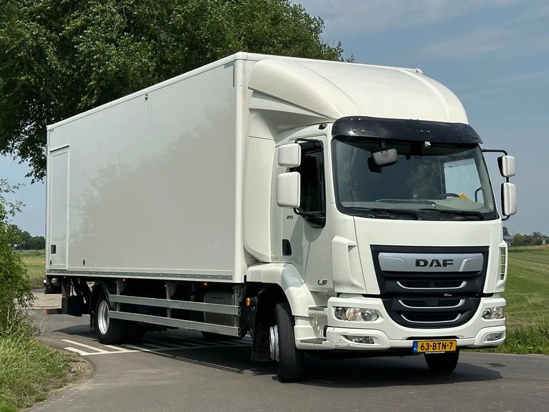 DAF LF 210 LF210.14. EURO6. 2022. 183401km 805x248x248. Bakwagen met Laadklep 2500kg - Kravas automašīna ar slēgto virsbūvi: foto 2 DAF LF 210 LF210.14. EURO6. 2022. 183401km 805x248x248. Bakwagen met Laadklep 2500kg - Kravas automašīna ar slēgto virsbūvi: foto 2