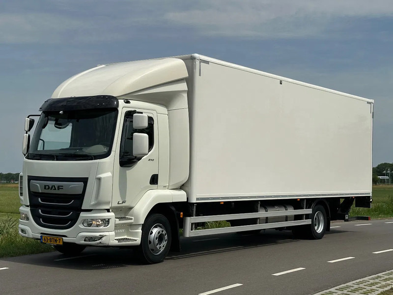 DAF LF 210 LF210.14. EURO6. 2022. 183401km 805x248x248. Bakwagen met Laadklep 2500kg - Kravas automašīna ar slēgto virsbūvi: foto 1 DAF LF 210 LF210.14. EURO6. 2022. 183401km 805x248x248. Bakwagen met Laadklep 2500kg - Kravas automašīna ar slēgto virsbūvi: foto 1