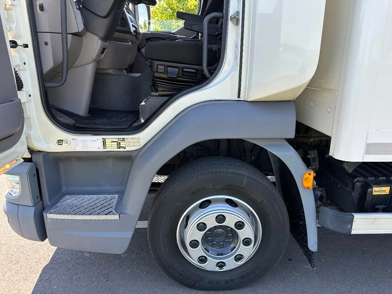 DAF LF 230 LF230.12 EURO6. 61797km!! 440x244x228 Bakwagen met Laadklep. als in NIEUWSTAAT!! - Kravas automašīna ar slēgto virsbūvi: foto 5 DAF LF 230 LF230.12 EURO6. 61797km!! 440x244x228 Bakwagen met Laadklep. als in NIEUWSTAAT!! - Kravas automašīna ar slēgto virsbūvi: foto 5