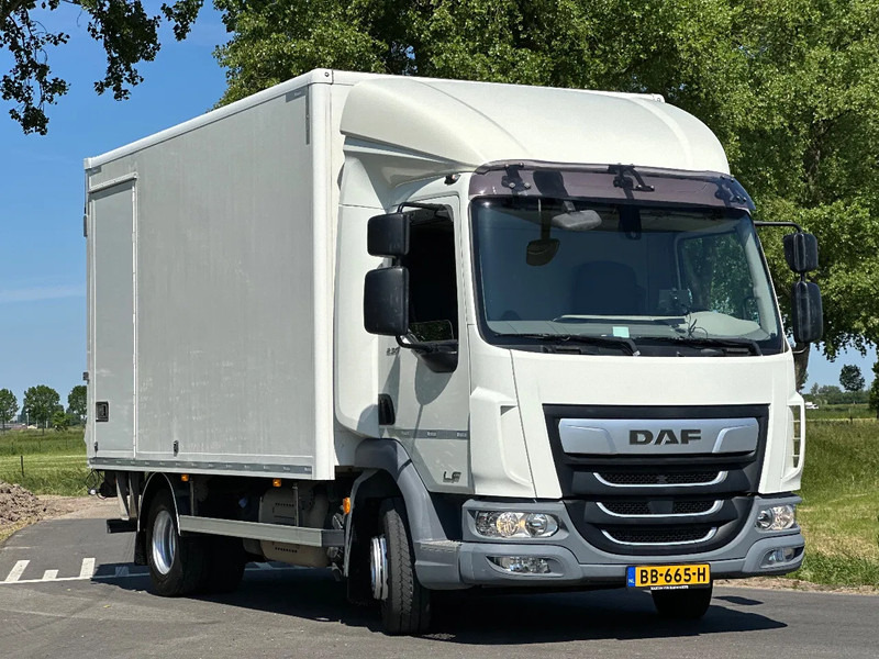 DAF LF 230 LF230.12 EURO6. 61797km!! 440x244x228 Bakwagen met Laadklep. als in NIEUWSTAAT!! - Kravas automašīna ar slēgto virsbūvi: foto 2 DAF LF 230 LF230.12 EURO6. 61797km!! 440x244x228 Bakwagen met Laadklep. als in NIEUWSTAAT!! - Kravas automašīna ar slēgto virsbūvi: foto 2