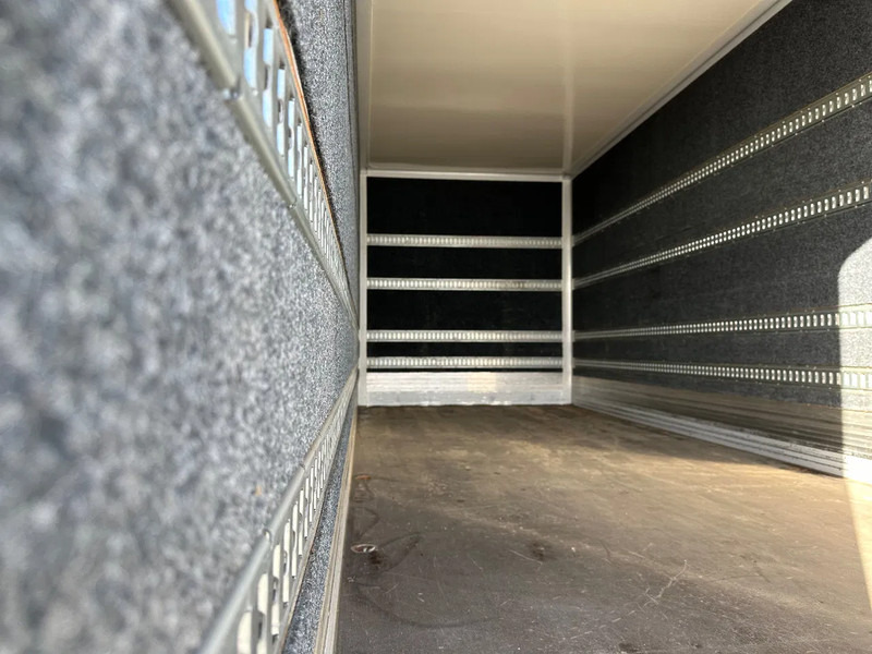 Mercedes-Benz Atego ATEGO1223L EURO6. 725x248x265 3 tons klep. - Kravas automašīna ar slēgto virsbūvi: foto 5 Mercedes-Benz Atego ATEGO1223L EURO6. 725x248x265 3 tons klep. - Kravas automašīna ar slēgto virsbūvi: foto 5