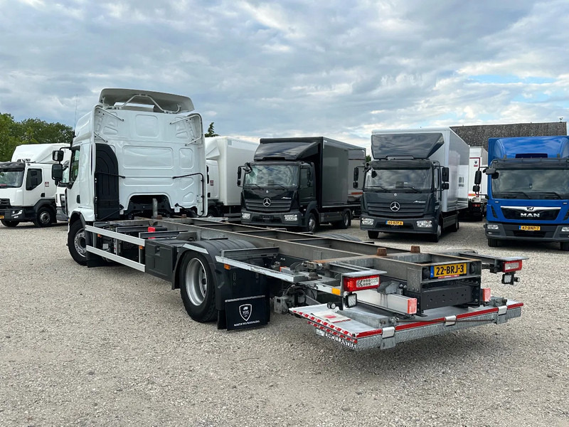 Renault D280 - Kravas automašīna ar tentu: foto 3 Renault D280 - Kravas automašīna ar tentu: foto 3