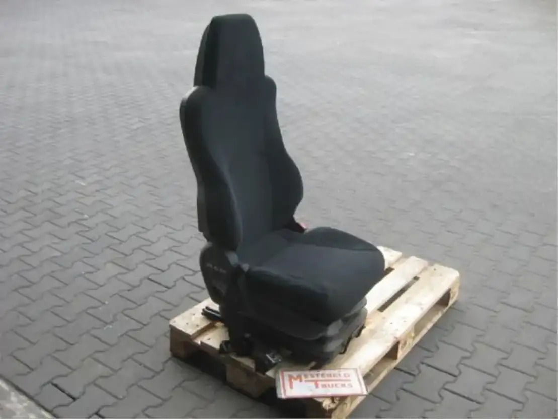 MAN Bijrijdersstoel TGX - Kabīne un interjers - Kravas automašīna: foto 1 MAN Bijrijdersstoel TGX - Kabīne un interjers - Kravas automašīna: foto 1