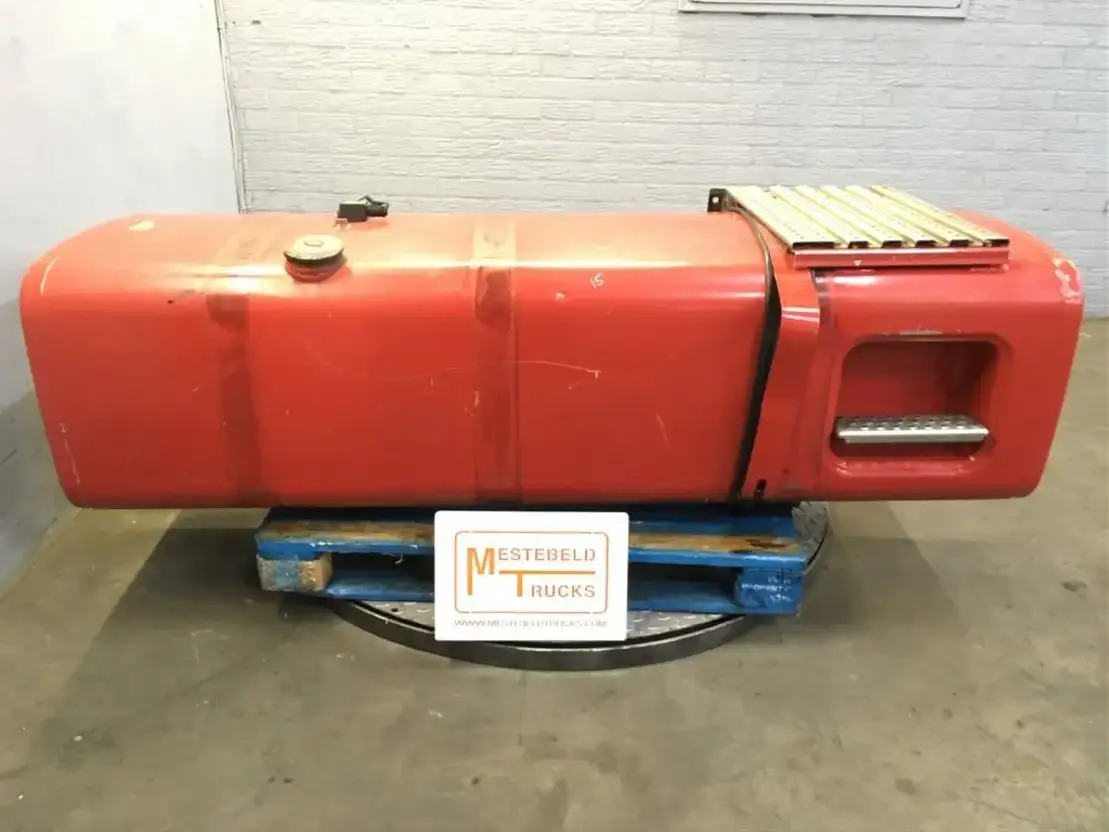 MAN Brandstoftank 710 liter - Degvielas tvertne - Kravas automašīna: foto 1 MAN Brandstoftank 710 liter - Degvielas tvertne - Kravas automašīna: foto 1