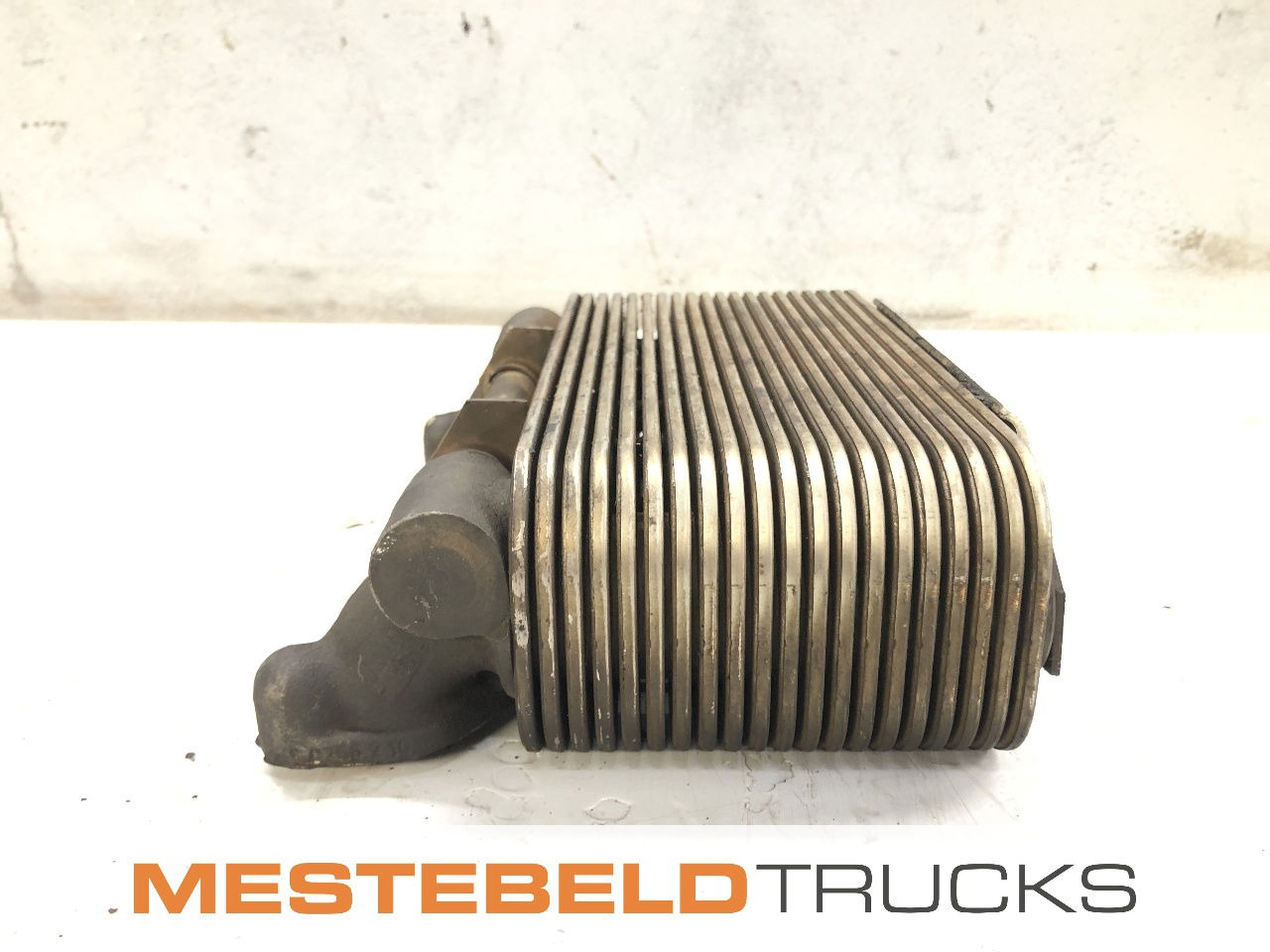 MAN Oliekoeler D2840 LF 04 - Dzinējs - Kravas automašīna: foto 2 MAN Oliekoeler D2840 LF 04 - Dzinējs - Kravas automašīna: foto 2