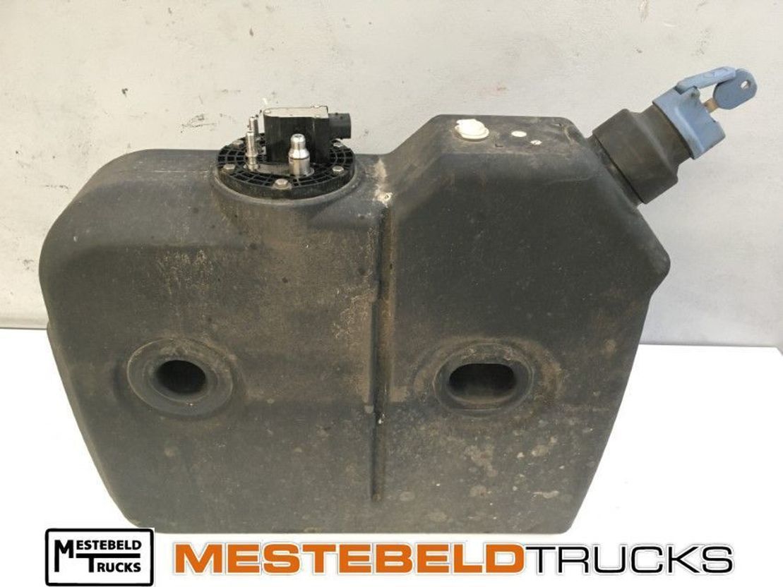 Mercedes-Benz Adblue tank 25 liter - Degvielas sistēma - Komercauto: foto 1 Mercedes-Benz Adblue tank 25 liter - Degvielas sistēma - Komercauto: foto 1